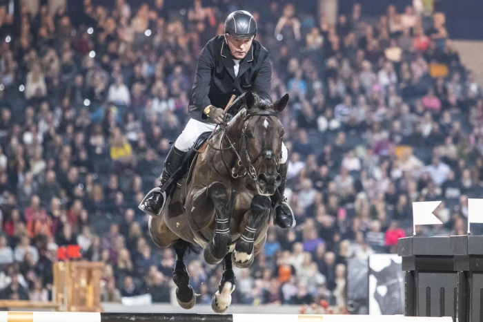 Whitaker och Michaels-Beerbaum till Friends