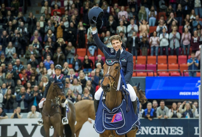 Henrik avancerar igen – Sverige har två ryttare på top-10