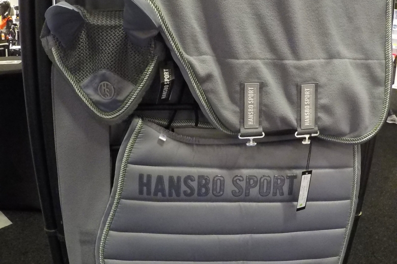 Att matchande set är inne syntes tydligt hos Hansbo Sport. Det här helfärgade setet fanns även i fler dämpade färger.