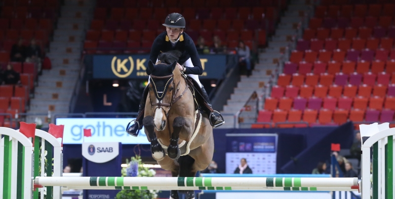 180222 Mikaela Gustaphson Cum Laude 5 Rt Fb A74q0139