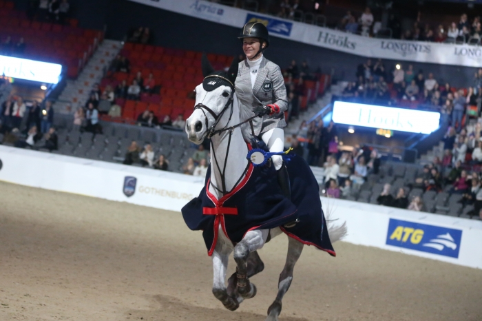 Malin och Peder ordnade svenskfest i Scandinavium