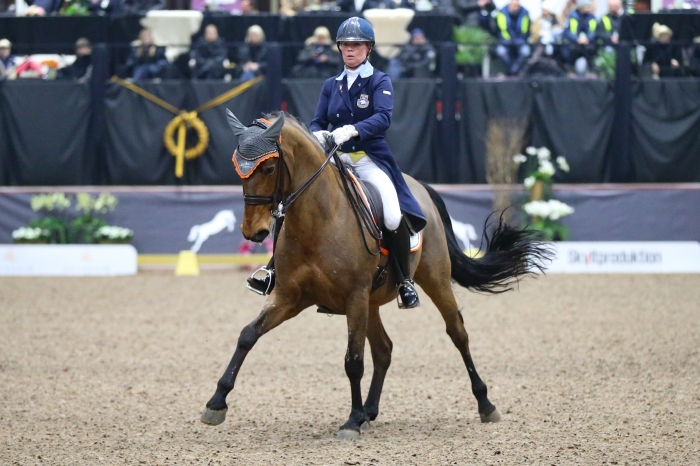 Charlotte vann världscup-GP på personbästa