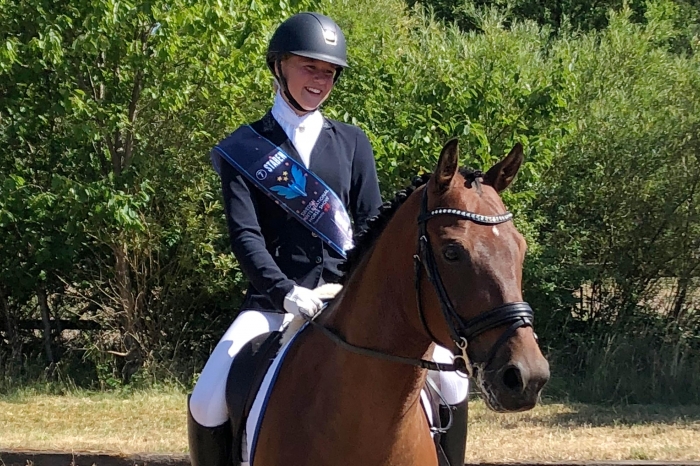 Härliga segrar för Emelina och Vanity Fair