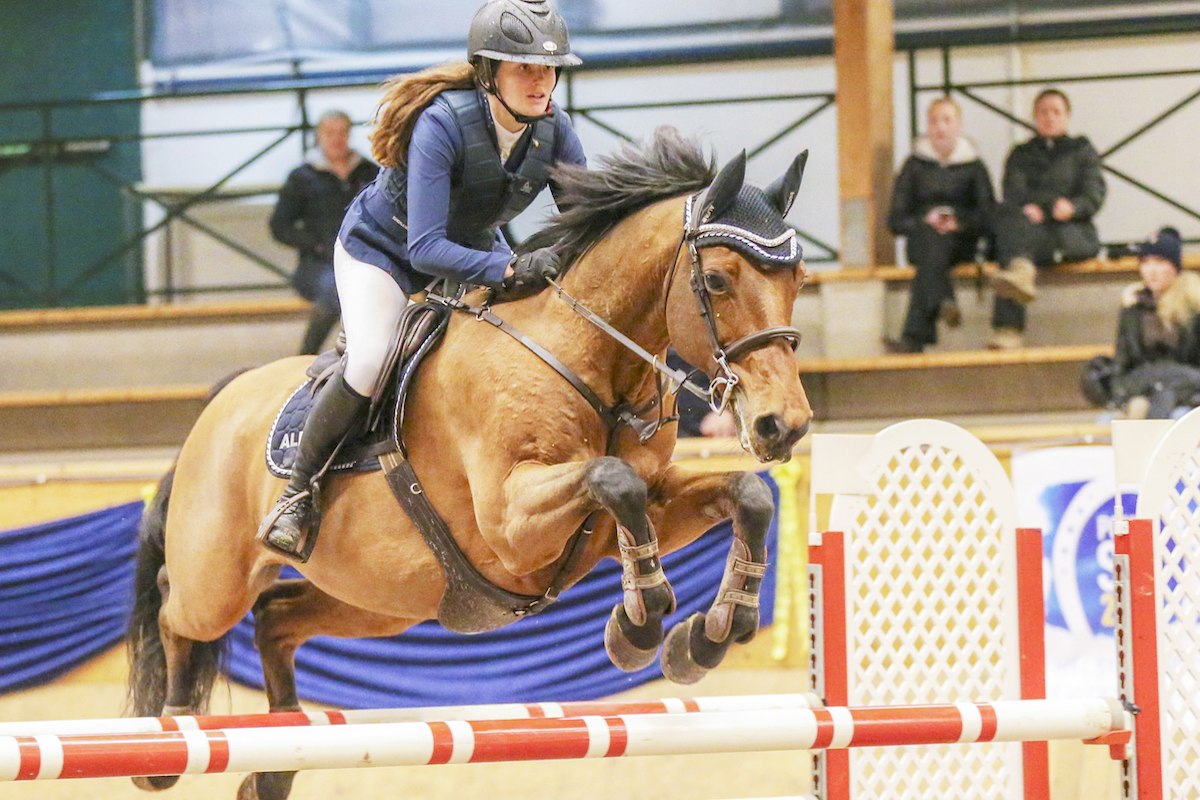 Cranning Beata Hermelin tar över Wischin Chin M - Ridsport