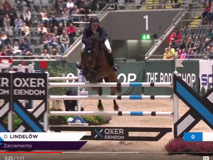 Så rider man för seger: Se Douglas vinna världscupen