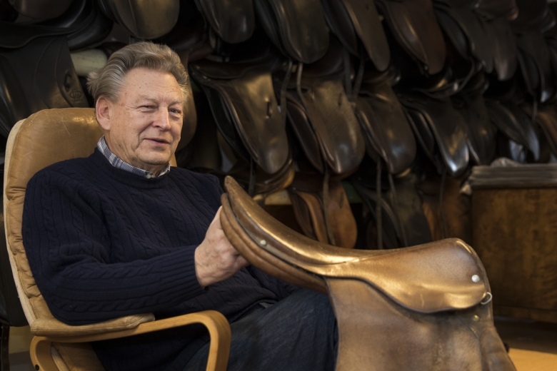 Över 50 år som sadelmakare – Jan Jensen har sett branschen förändras