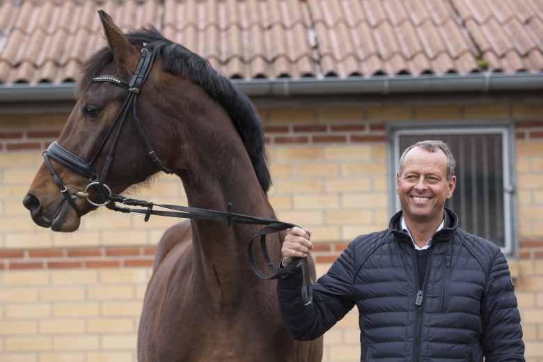 Miljonföl och segrar i unghäst-VM: Följ med hem till framgångsrika uppfödaren