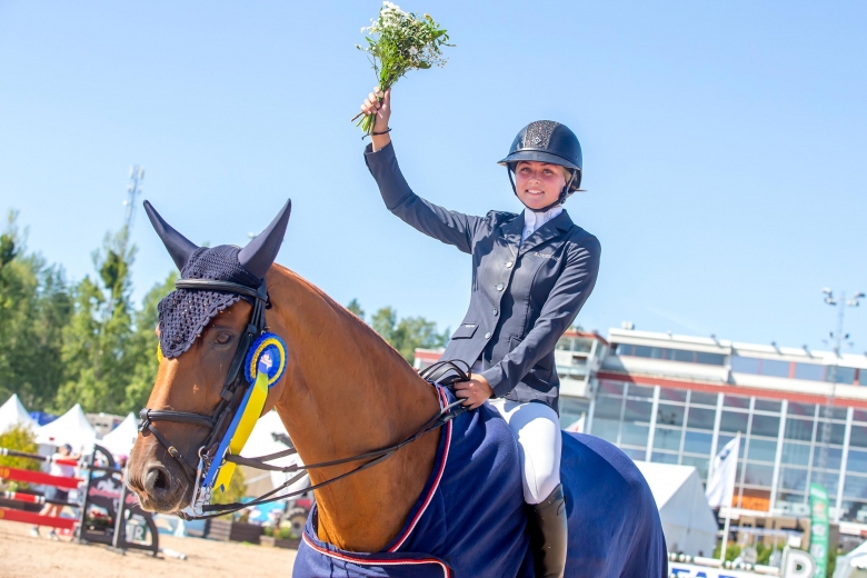 Ottilia Lundgren tar täten i YR-SM