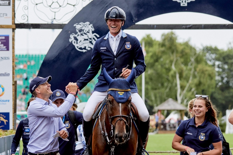 Peder gör comeback i Saint Tropez