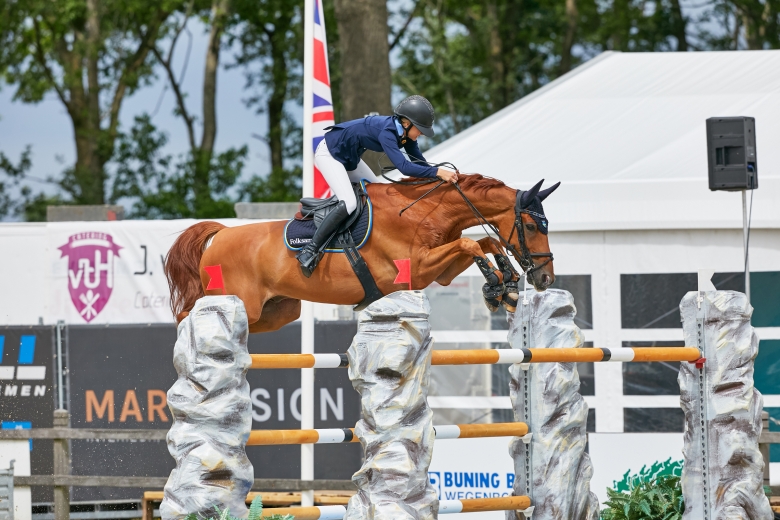 Tuff start för juniorer och unga ryttare vid EM