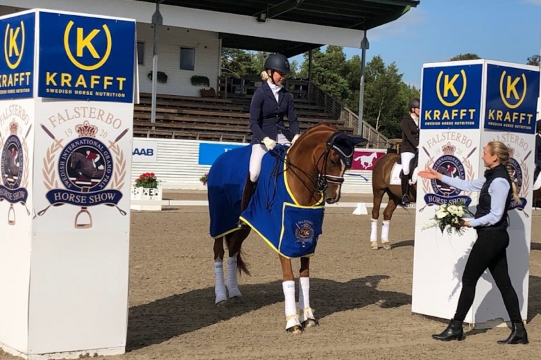 Syster-repris i dressyrens amatörtour