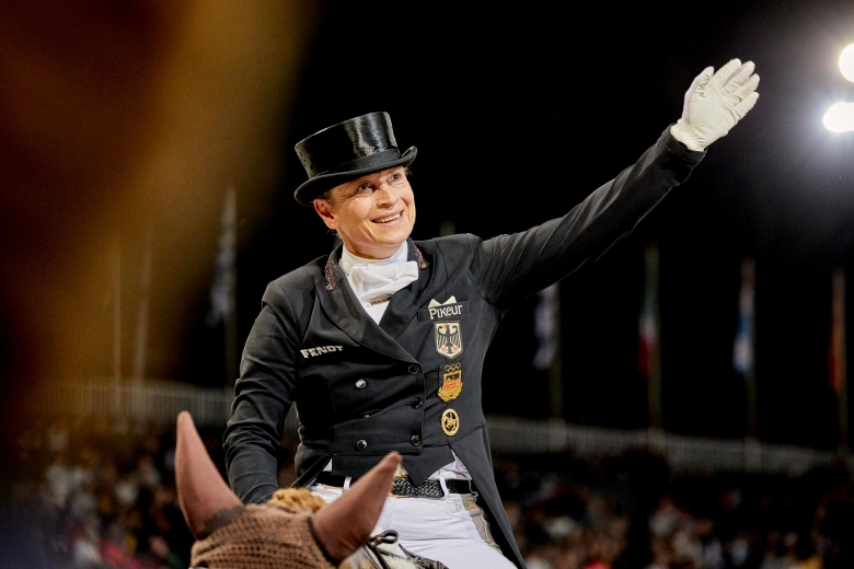 Unghingststjärna till Isabell Werth