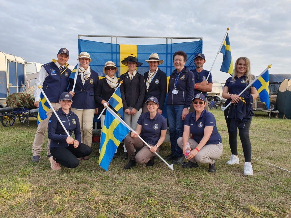 Svenska ponnyekipage laddade för VM