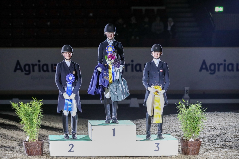 Internationell seger för Amanda Lindholm och Rozette