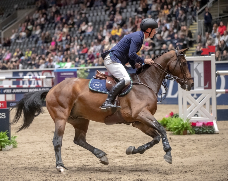 Följ eftermiddagens premiär i världscupen