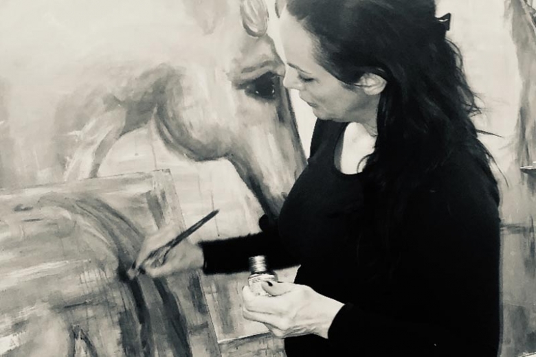 ”Konsten är mitt sätt att bidra till ridsporten”