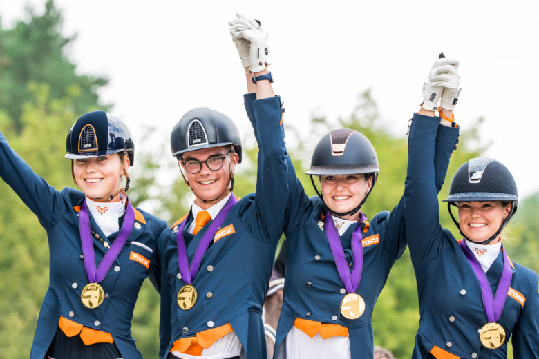 Holländsk familjeaffär rockar dressyren