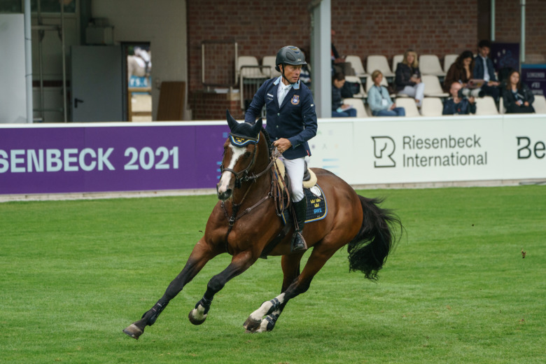Schweiz leder laghoppningen – Sverige kvar i matchen