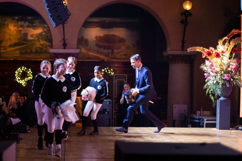 Pensionärer fixar käpphästar till utlåning