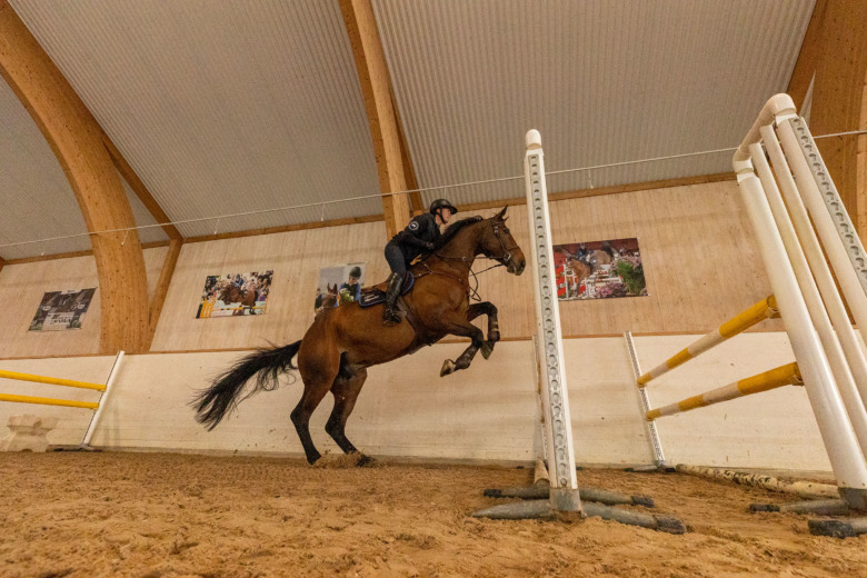 Ta steget in i ridhuset