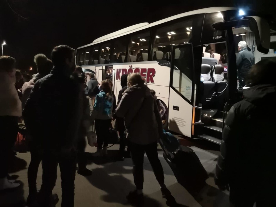 Buss med ukrainska flyktingar till Gestüt Lewitz