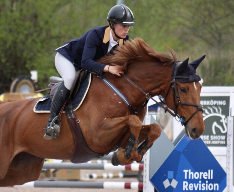 Säsongspremiär för unga hoppens tour