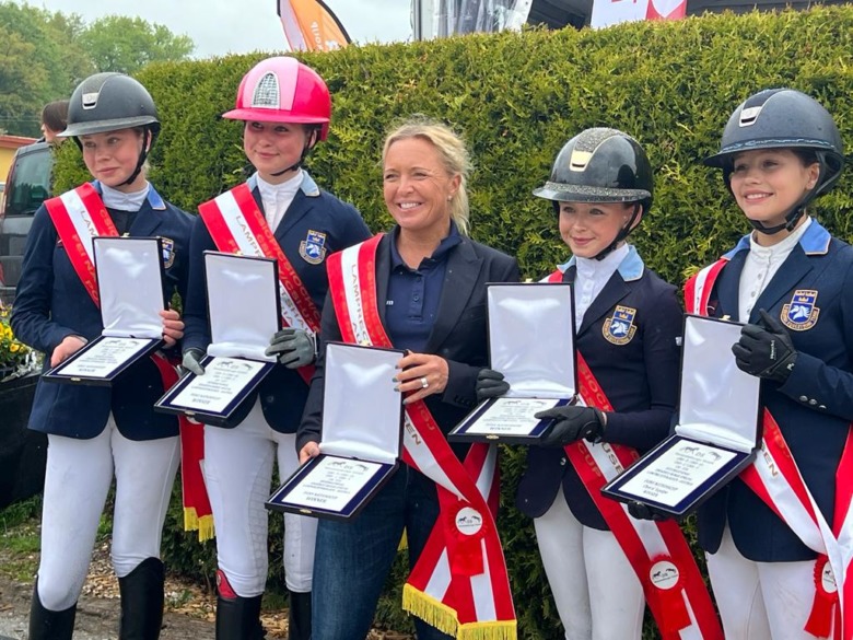 Ponnylaget vann i Österrike