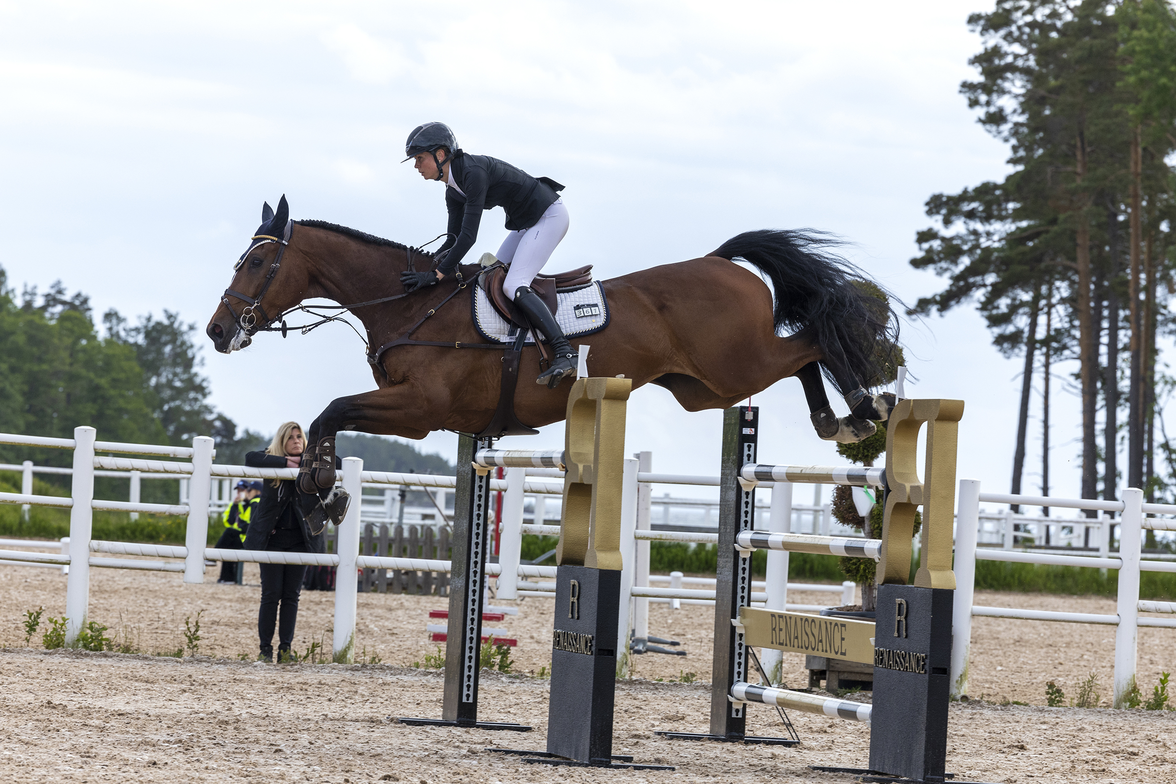 Matild Pettersson-head Over Hills 2 220612 Rt