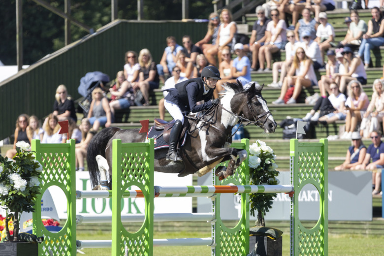 ”Att träna på och hålla ponnyn fräsch är planen”