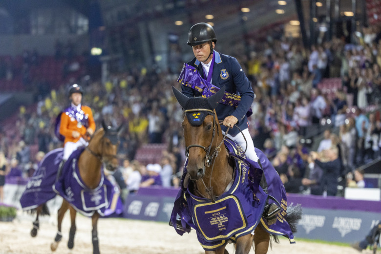 Kolla klippet: Guldfirandet i Löberöd