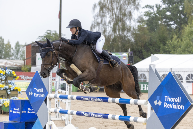 Izabelle Kursinski-baileys Cash 1 220910 Rt