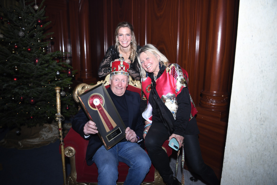 Ridsports fotograf Roland Thunholm hyllas stort