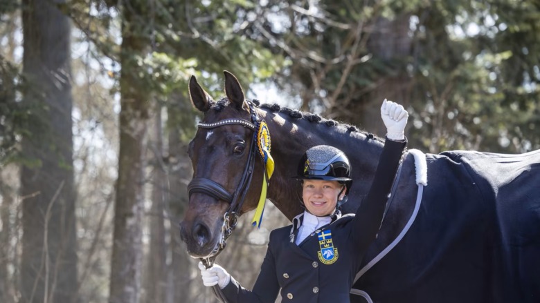 Titelförsvararen Evelina inledde med seger i LFC