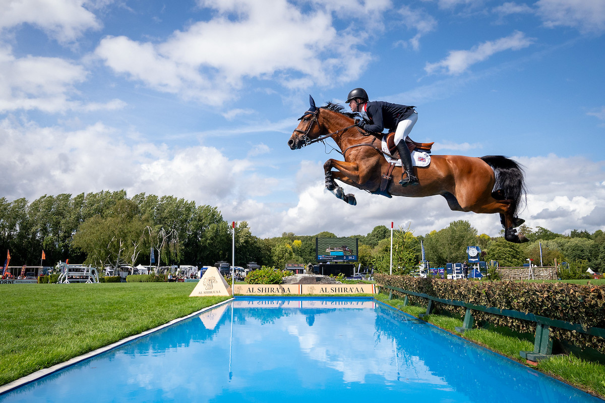 Harry Charles (gbr) & Casquo Blue