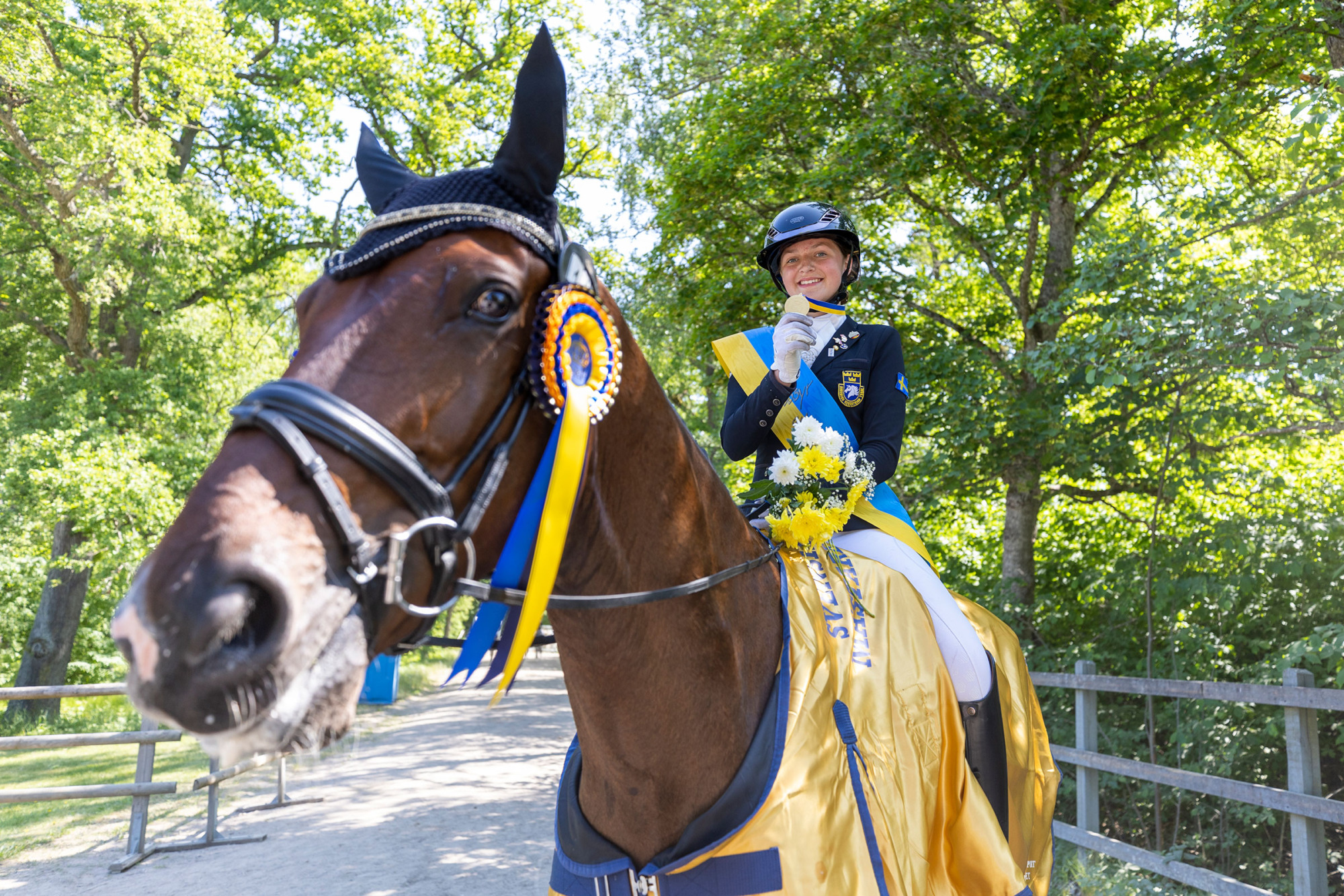 Ronja-kardos-hollys-final-medalj-1-230606-rt(1)