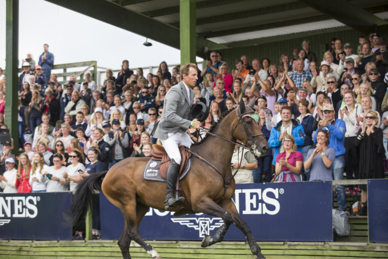 Forskaren om kritiserat sponsoravtal och namnbyte
