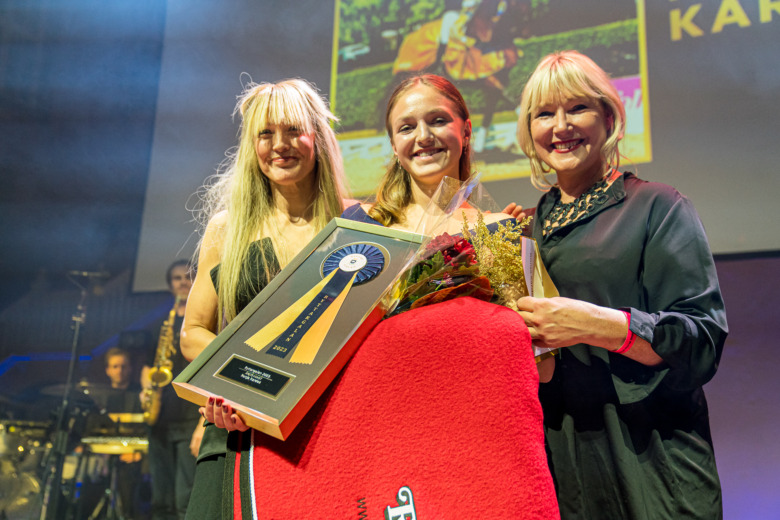 Årets bragd till hopplaget och Ronja Kardos är komet