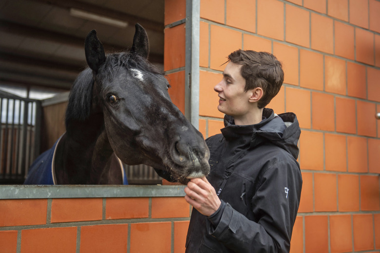 Alex Cullborn Hastings: ”Ridsporten handlar om att ge och få”