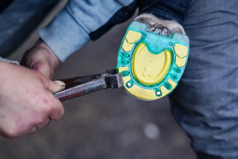 Marknaden för plastskor exploderar