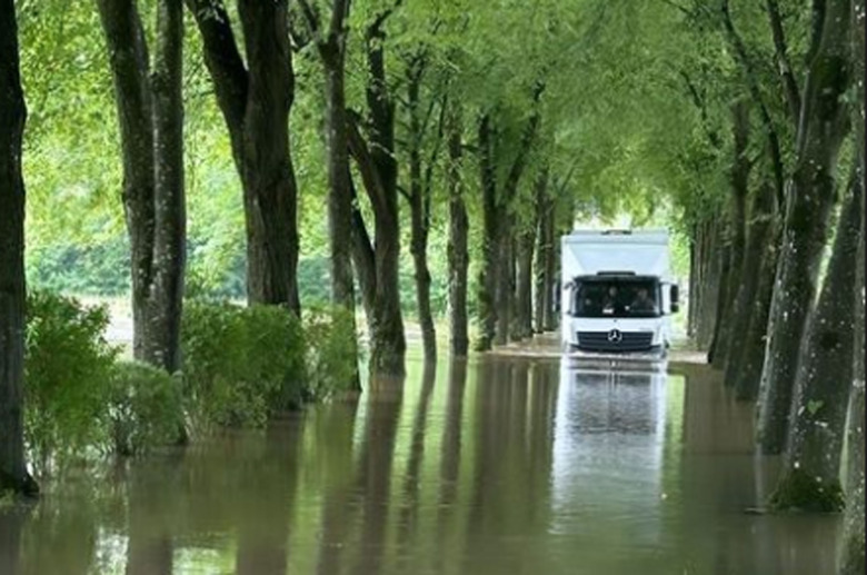 Kolla klippet: Översvämning hos världsmästaren