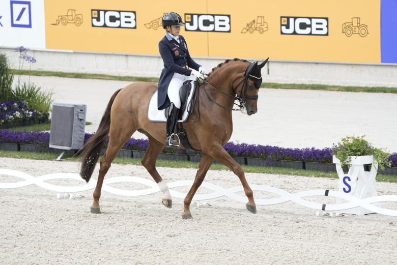 Seger och personbästa för Tinne Vilhelmson Silfvén och Hyatt