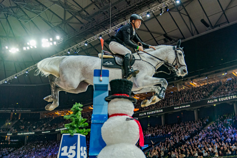 Försäljningsplaner stoppar Zuccero HV från nationshoppning