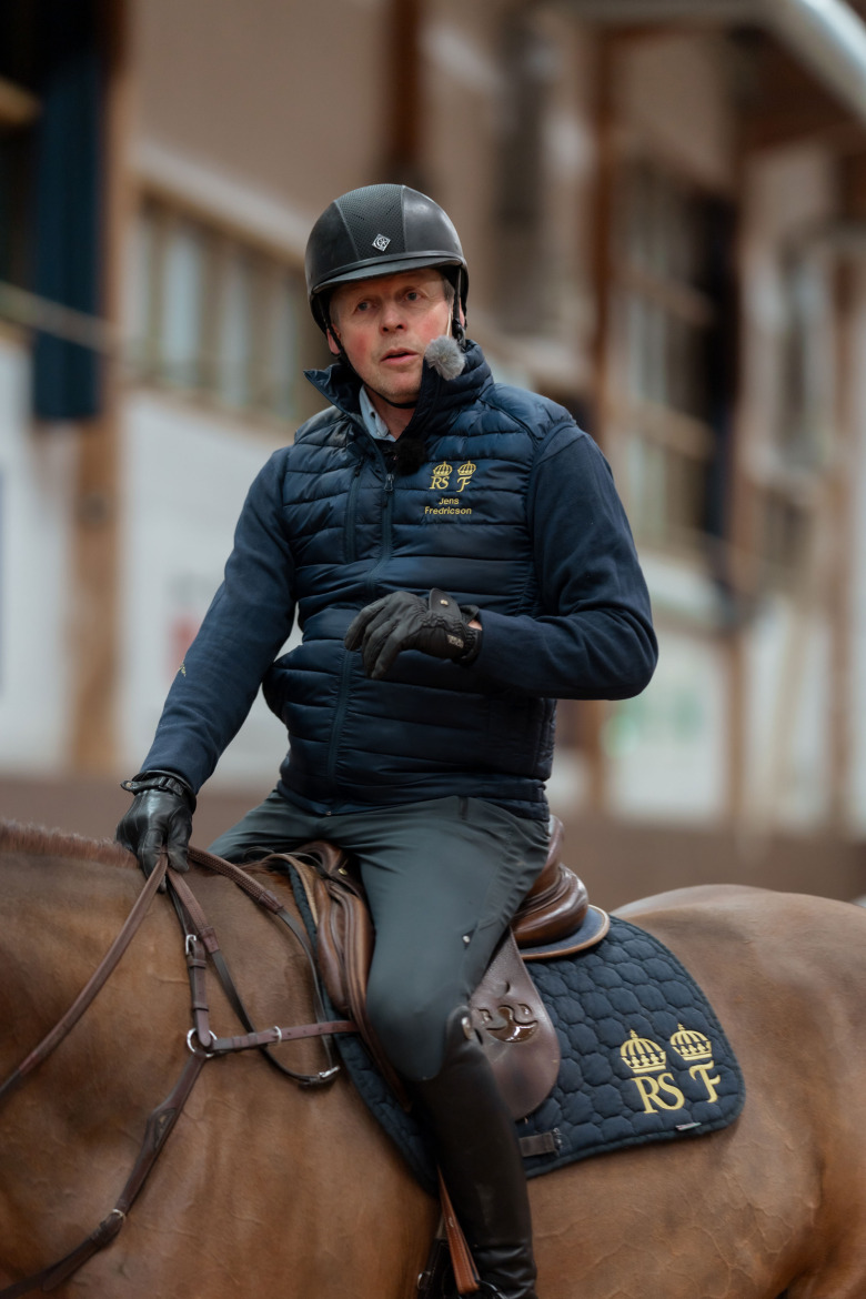 Jens Fredricsons tjänst som stallmästare blir fyra nya tjänster