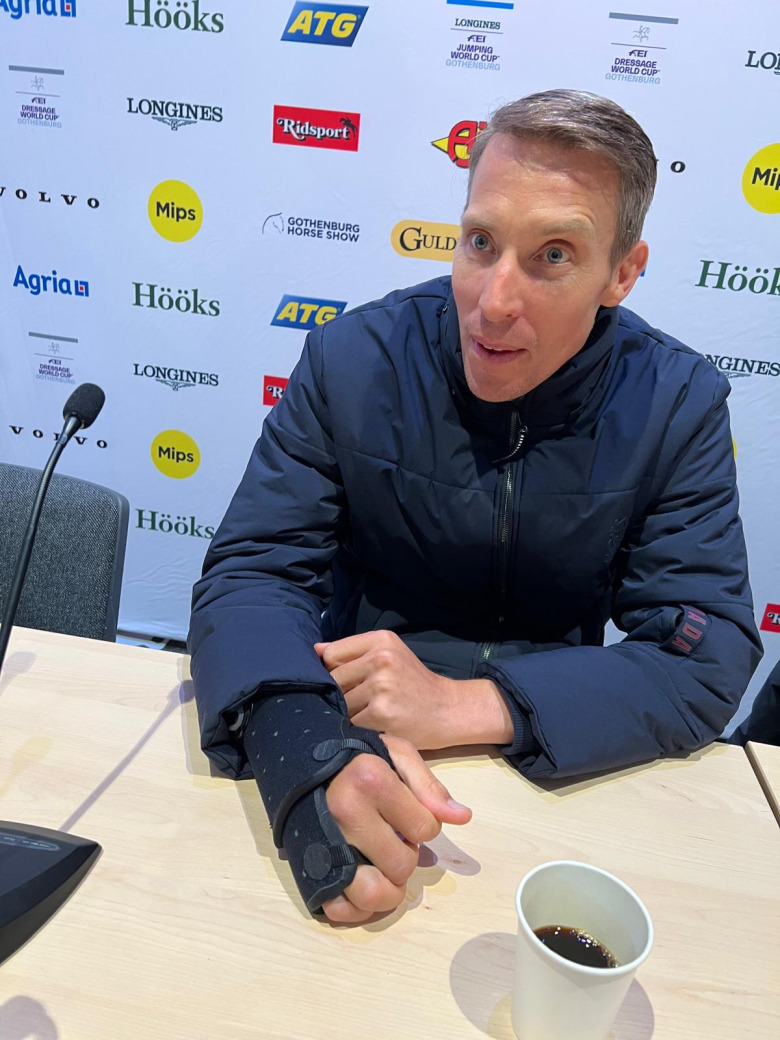 Henrik von Eckermann rider GHS med skadad hand
