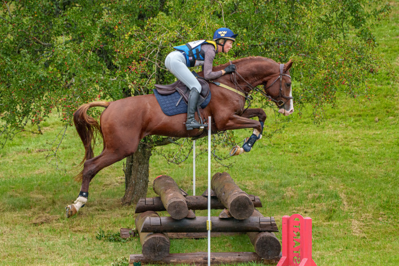 Kan Go Blue med Sandra Gustafsson på Breeders TRophy i fälttävlan som unghäst.