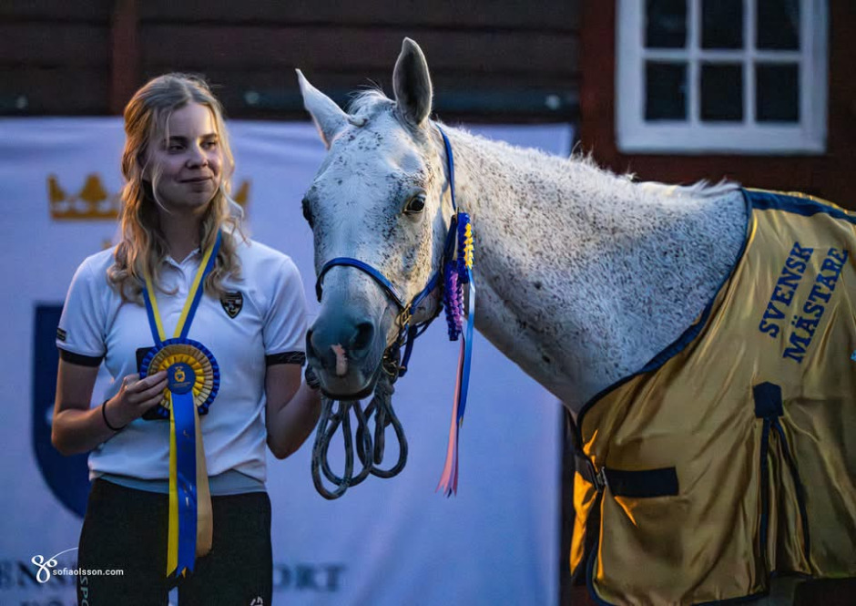Hon tog SM-guld i distansritt