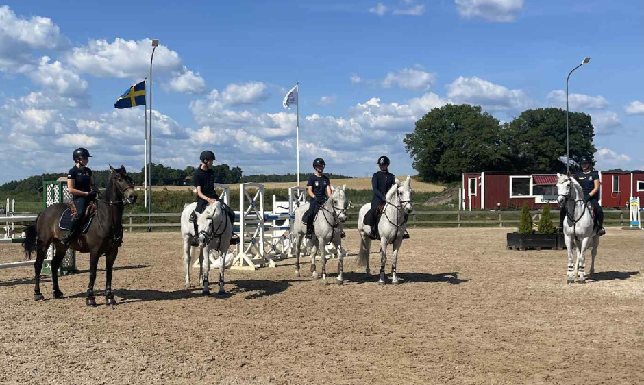 Svenska truppen på plats inför samlat ponny-EM