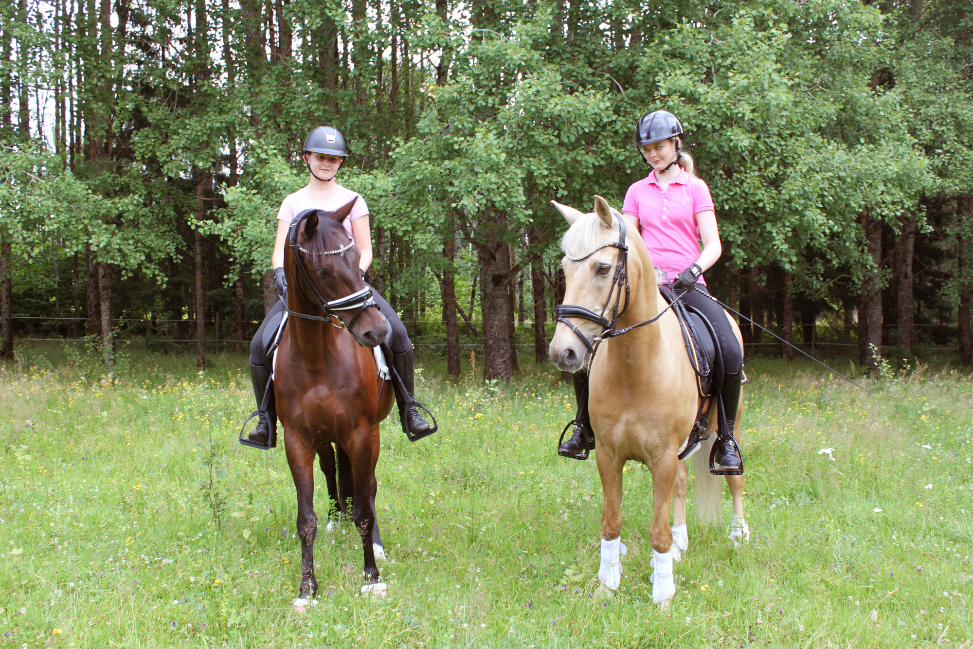Levvel Up Maja Johannessen - Bonjour Miss Magic Och Vera Bromark-kumlaby Edward Foto Lena Storm
