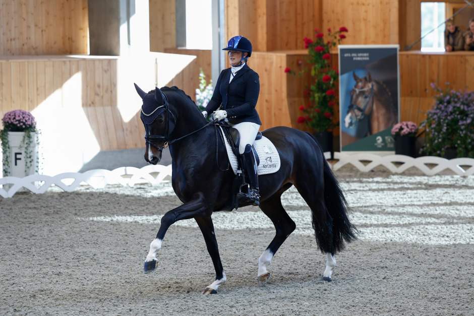Rivstart för Cecilia Bergåkra – vann unghästfinal i Danmark