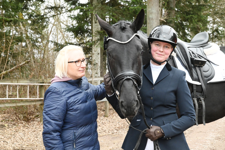 Ina fick rycka in som ryttare: ”Han är bulletproof”